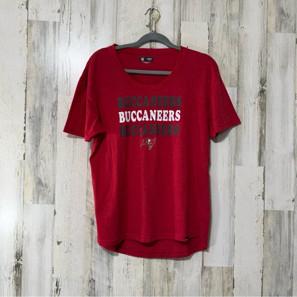 NFL Tops - Tampa Bay Buccaneers NFL Women’s Short Sleeve Tee Cutout